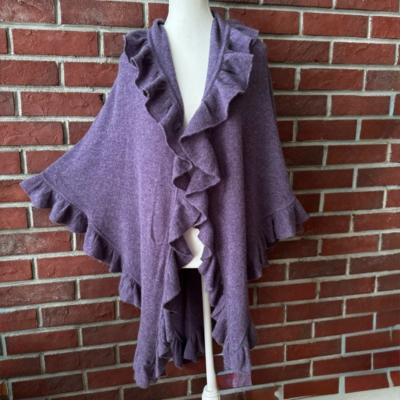 Minnie Rose Luxurious Cashmere Ruffle Shawl Open Cape Wrap O/S NWOT - Picture 1 of 9